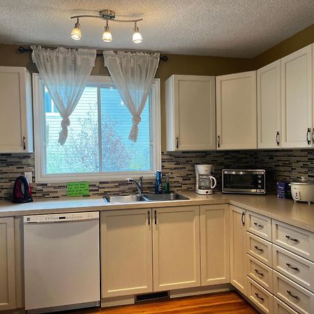 Beautiful Room Close Airport! YYC Exterior foto