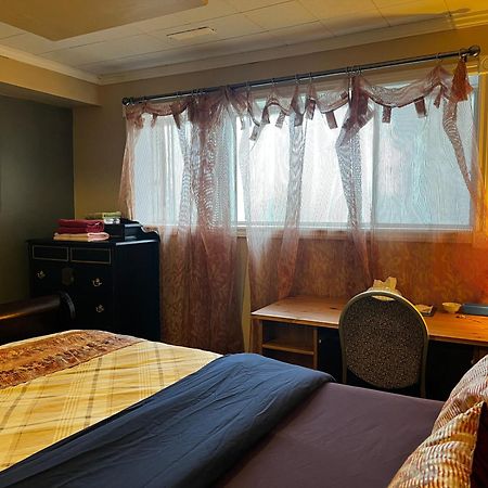 Beautiful Room Close Airport! YYC Exterior foto