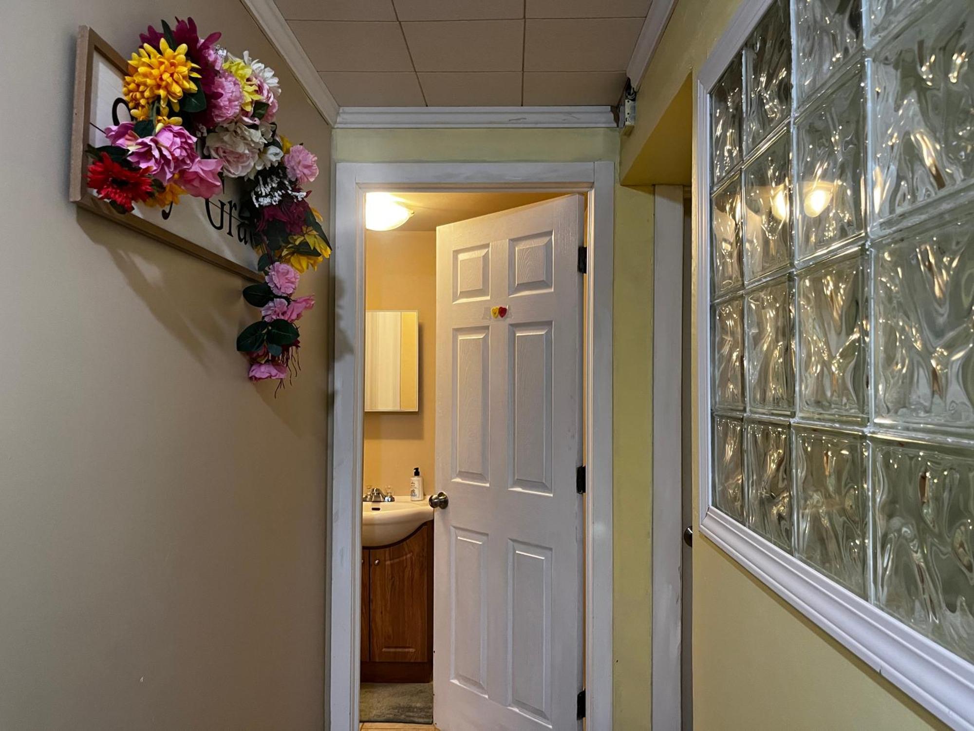 Beautiful Room Close Airport! YYC Exterior foto